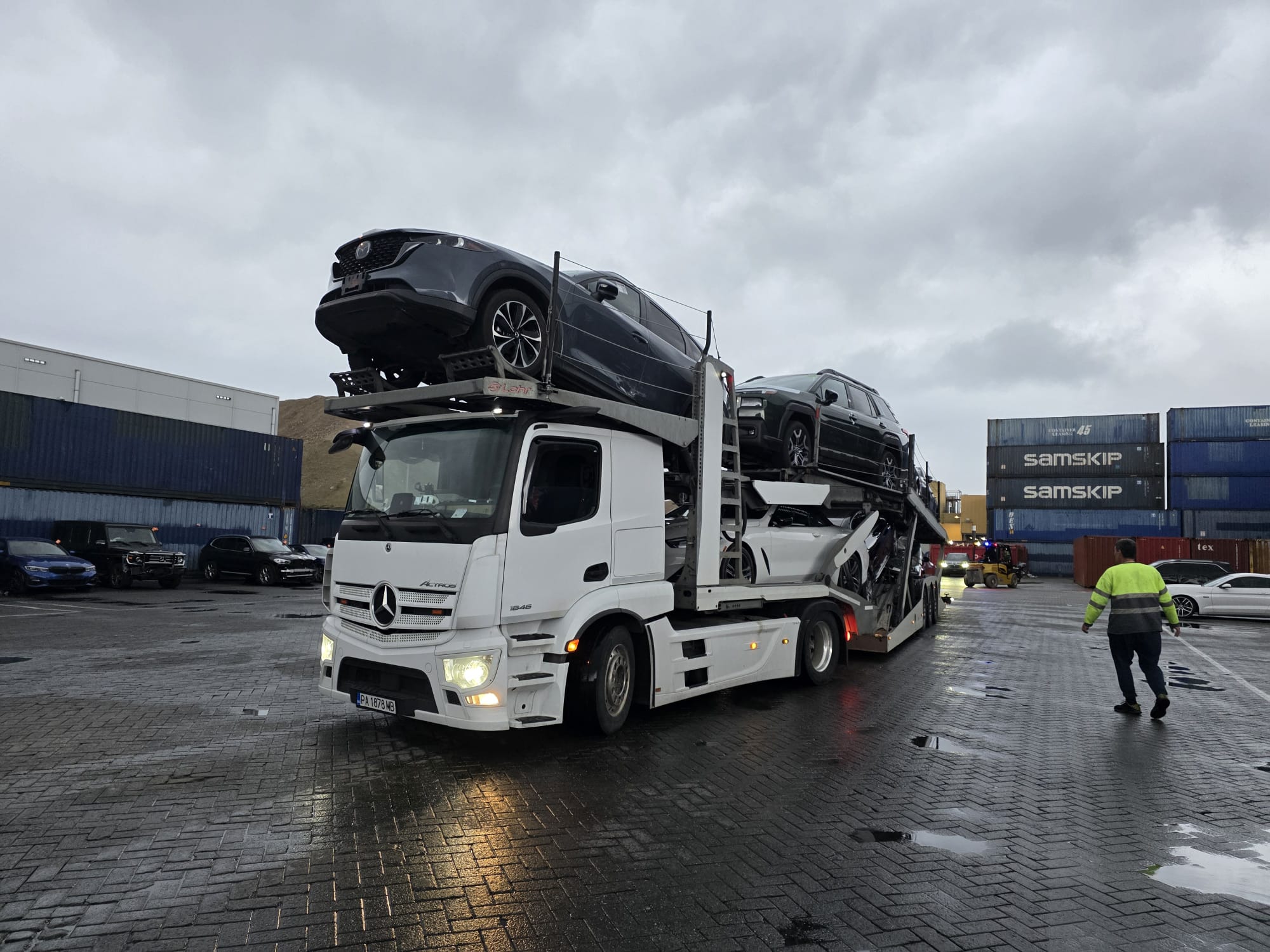 Mercedes car carrier